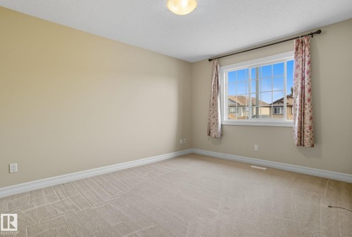 11611 17 Avenue, Edmonton, AB - Indoor Photo Showing Other Room