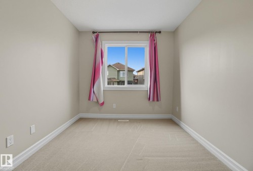 11611 17 Avenue, Edmonton, AB - Indoor Photo Showing Other Room