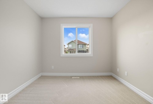 11611 17 Avenue, Edmonton, AB - Indoor Photo Showing Other Room