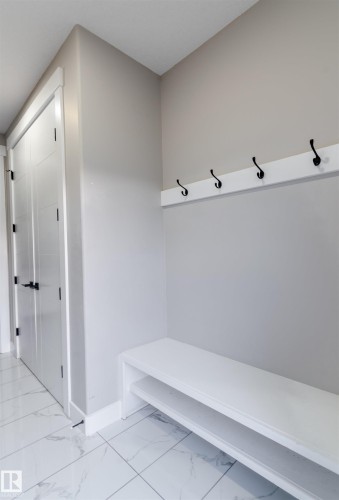 17704 59 Street Nw, Edmonton, AB - Indoor Photo Showing Other Room