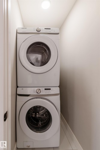 17704 59 Street Nw, Edmonton, AB - Indoor Photo Showing Laundry Room