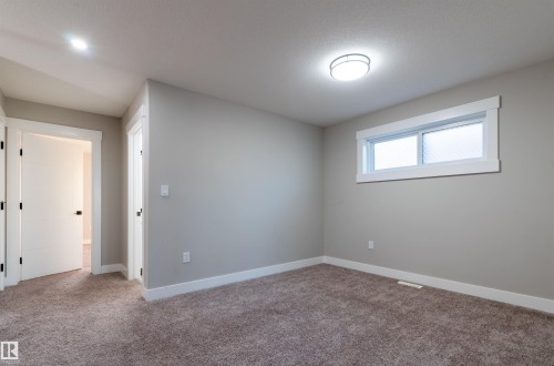 17704 59 Street Nw, Edmonton, AB - Indoor Photo Showing Other Room