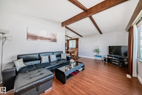 8311 150 Avenue, Edmonton, AB - Indoor Photo Showing Living Room