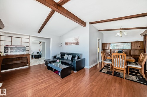 8311 150 Avenue, Edmonton, AB - Indoor Photo Showing Living Room