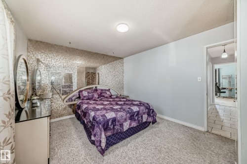 8311 150 Avenue, Edmonton, AB - Indoor Photo Showing Bedroom