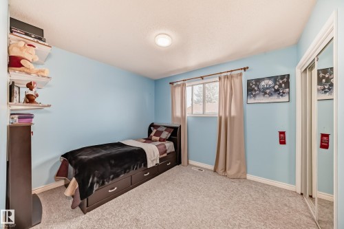 8311 150 Avenue, Edmonton, AB - Indoor Photo Showing Bedroom