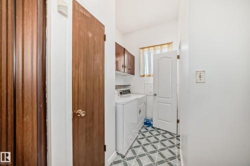 8311 150 Avenue, Edmonton, AB - Indoor Photo Showing Laundry Room