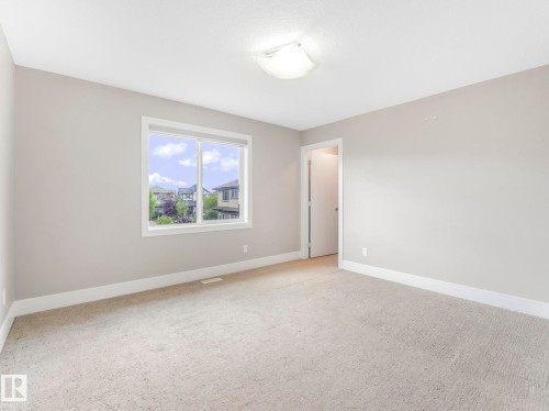 2421 Ashcraft Crescent, Edmonton, AB - Indoor Photo Showing Other Room