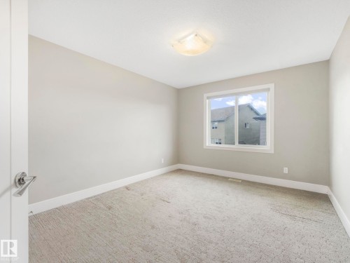 2421 Ashcraft Crescent, Edmonton, AB - Indoor Photo Showing Other Room