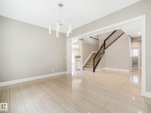 2421 Ashcraft Crescent, Edmonton, AB - Indoor Photo Showing Other Room