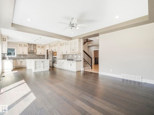 2421 Ashcraft Crescent, Edmonton, AB - Indoor Photo Showing Kitchen