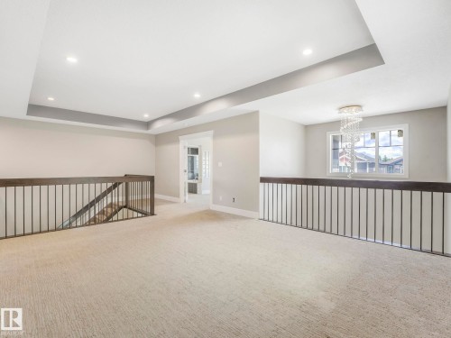 2421 Ashcraft Crescent, Edmonton, AB - Indoor Photo Showing Other Room