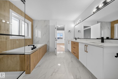 472 Roberts Crescent, Leduc, AB - Indoor Photo Showing Bathroom