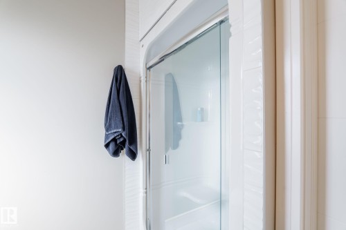 576 Fountain Creek Lane, Rural Strathcona County, AB - Indoor Photo Showing Bathroom