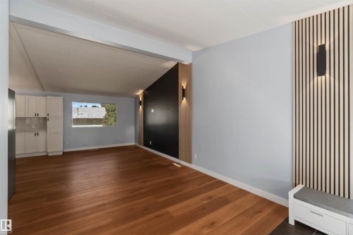6808 95 Avenue, Edmonton, AB - Indoor Photo Showing Other Room