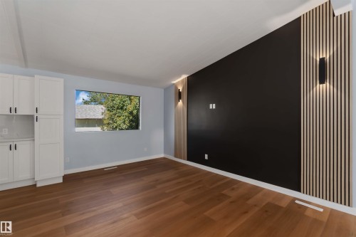 6808 95 Avenue, Edmonton, AB - Indoor Photo Showing Other Room