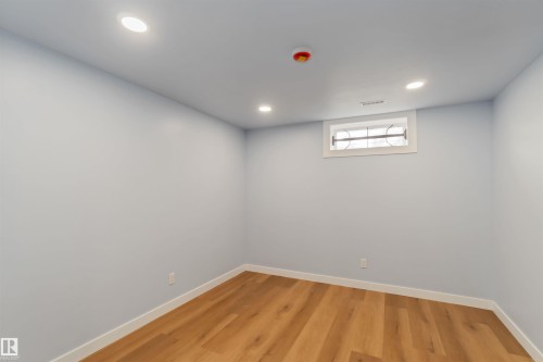 6808 95 Avenue, Edmonton, AB - Indoor