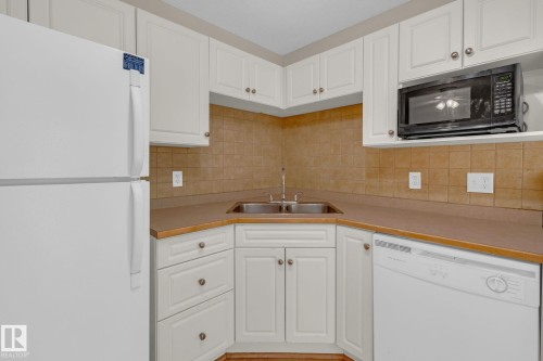 212 12550 140 Avenue, Edmonton, AB - Indoor Photo Showing Kitchen