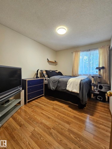18277 84 Avenue, Edmonton, AB - Indoor Photo Showing Bedroom