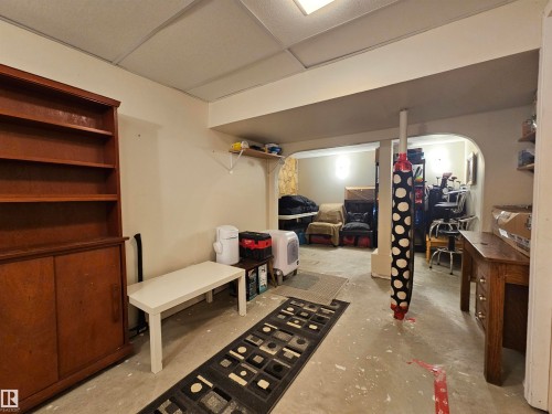 18277 84 Avenue, Edmonton, AB - Indoor Photo Showing Other Room