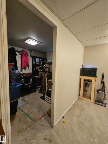 18277 84 Avenue, Edmonton, AB - Indoor Photo Showing Other Room
