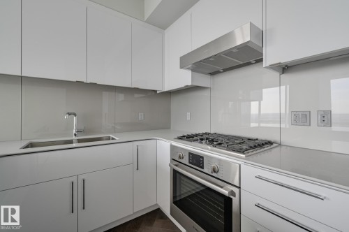 4503 10360 102 Nw, Edmonton, AB - Indoor Photo Showing Kitchen With Double Sink With Upgraded Kitchen