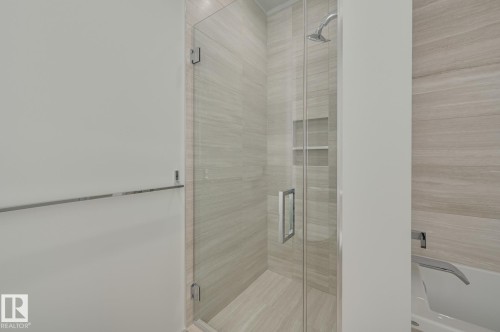 4503 10360 102 Nw, Edmonton, AB - Indoor Photo Showing Bathroom