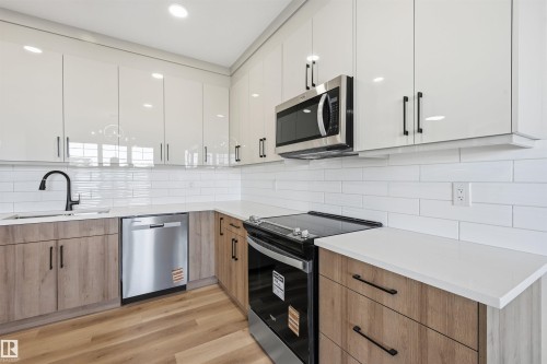 19034 20A Ave, Edmonton, AB - Indoor Photo Showing Kitchen With Upgraded Kitchen