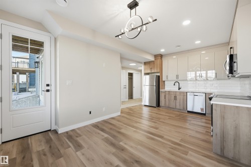 19034 20A Ave, Edmonton, AB - Indoor Photo Showing Kitchen