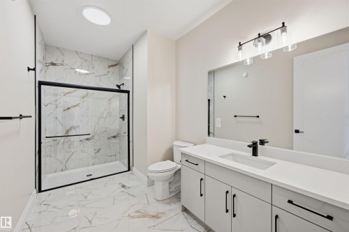 19034 20A Ave, Edmonton, AB - Indoor Photo Showing Bathroom