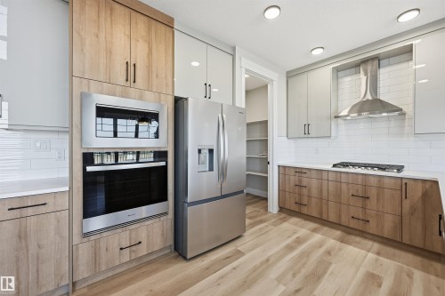 19034 20A Ave, Edmonton, AB - Indoor Photo Showing Kitchen With Upgraded Kitchen