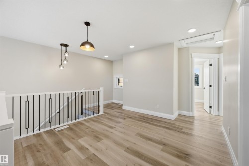 19034 20A Ave, Edmonton, AB - Indoor Photo Showing Other Room