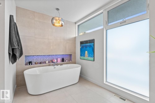 9739 145 Street, Edmonton, AB - Indoor Photo Showing Bathroom