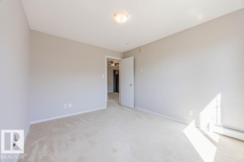 Edmonton, AB - Indoor Photo Showing Other Room