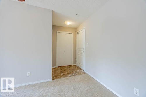 Edmonton, AB - Indoor Photo Showing Other Room