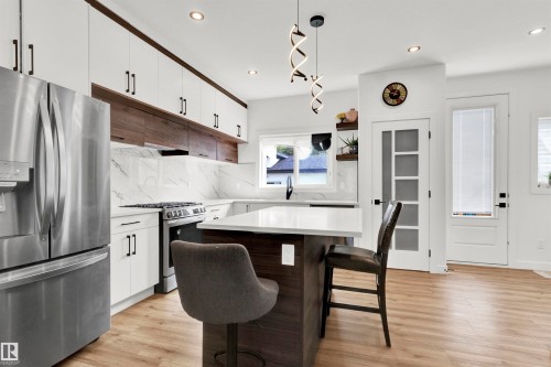 9559 85 Street, Edmonton, AB - Indoor Photo Showing Kitchen With Stainless Steel Kitchen With Upgraded Kitchen