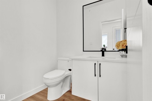 9559 85 Street, Edmonton, AB - Indoor Photo Showing Bathroom