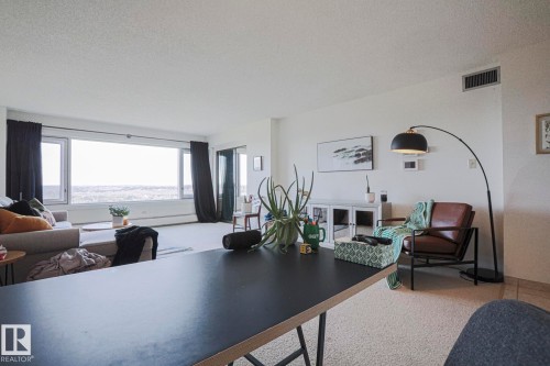 2103 10011 123 Street, Edmonton, AB - Indoor