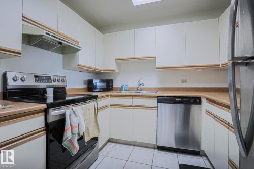 2103 10011 123 Street, Edmonton, AB - Indoor Photo Showing Kitchen