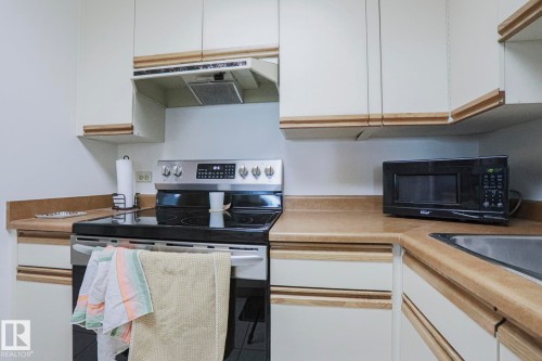 2103 10011 123 Street, Edmonton, AB - Indoor Photo Showing Kitchen