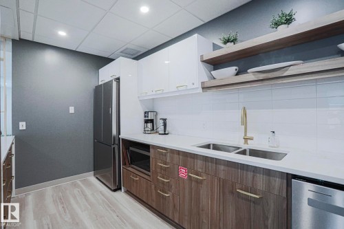 2103 10011 123 Street, Edmonton, AB - Indoor Photo Showing Kitchen With Double Sink With Upgraded Kitchen
