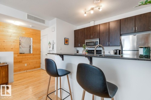 3 9856 83 Avenue, Edmonton, AB - Indoor Photo Showing Kitchen