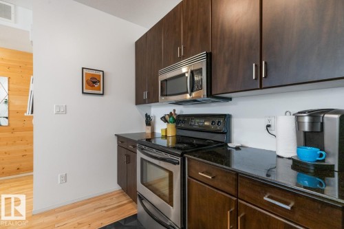 3 9856 83 Avenue, Edmonton, AB - Indoor Photo Showing Kitchen