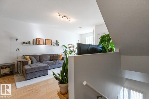 3 9856 83 Avenue, Edmonton, AB - Indoor