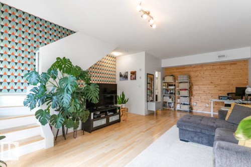 3 9856 83 Avenue, Edmonton, AB - Indoor Photo Showing Other Room