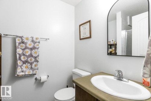 3 9856 83 Avenue, Edmonton, AB - Indoor Photo Showing Bathroom