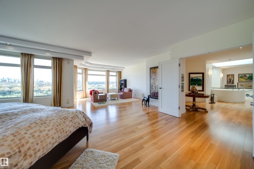 28 Riverside Crescent, Edmonton, AB - Indoor Photo Showing Bedroom