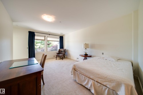 28 Riverside Crescent, Edmonton, AB - Indoor Photo Showing Bedroom