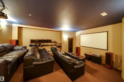 28 Riverside Crescent, Edmonton, AB - Indoor Photo Showing Other Room