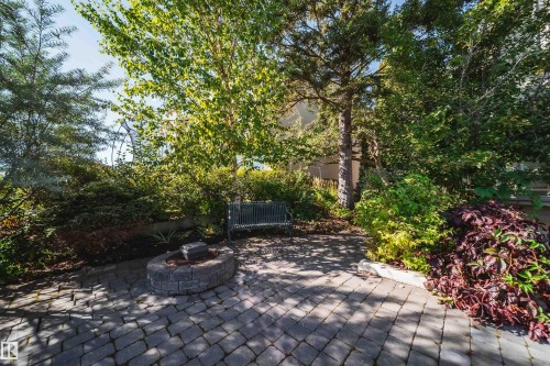 28 Riverside Crescent, Edmonton, AB - Outdoor